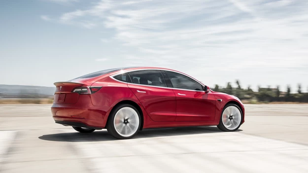 model-3-performance-red-rear-motion Tesla Model 3