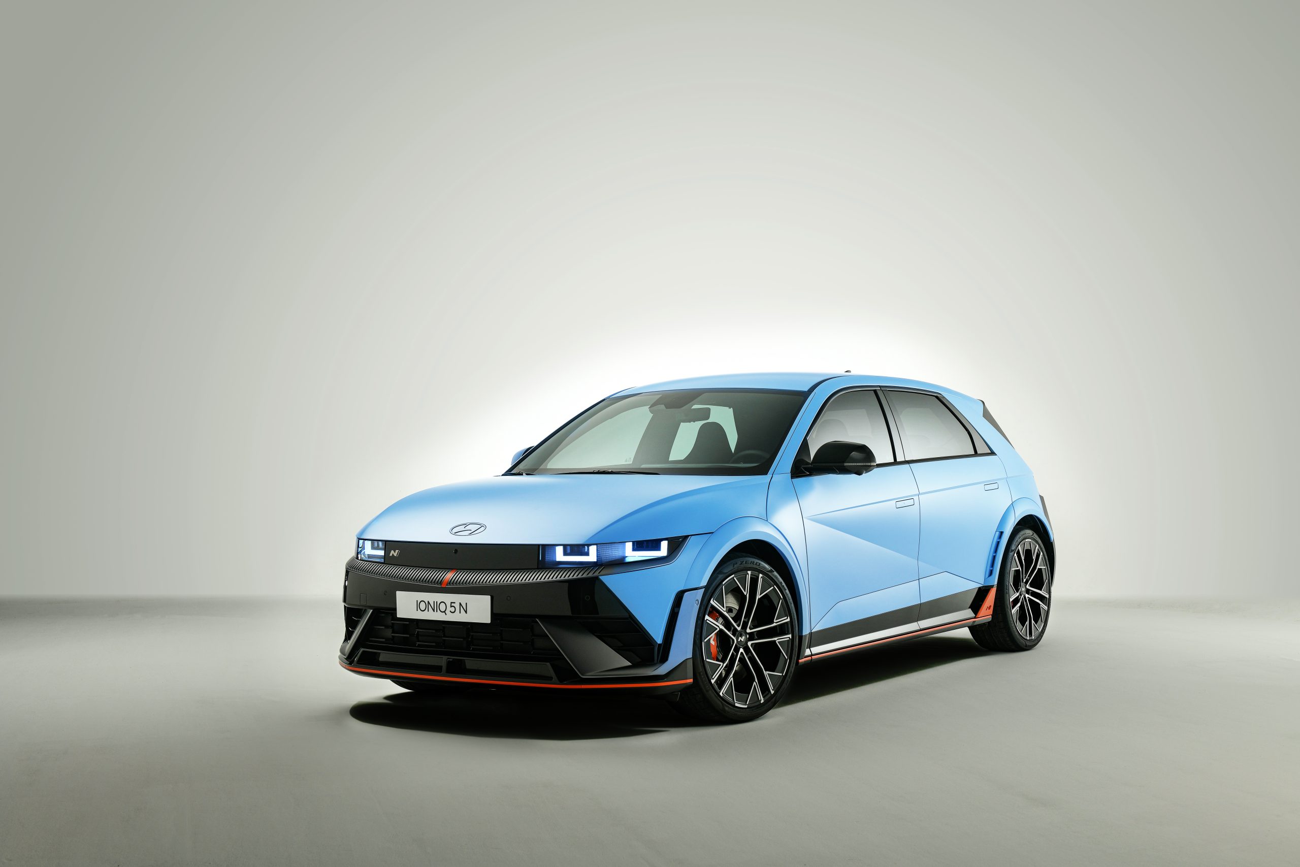 Hyundai_Ioniq_5N_001 i7 theatre screen