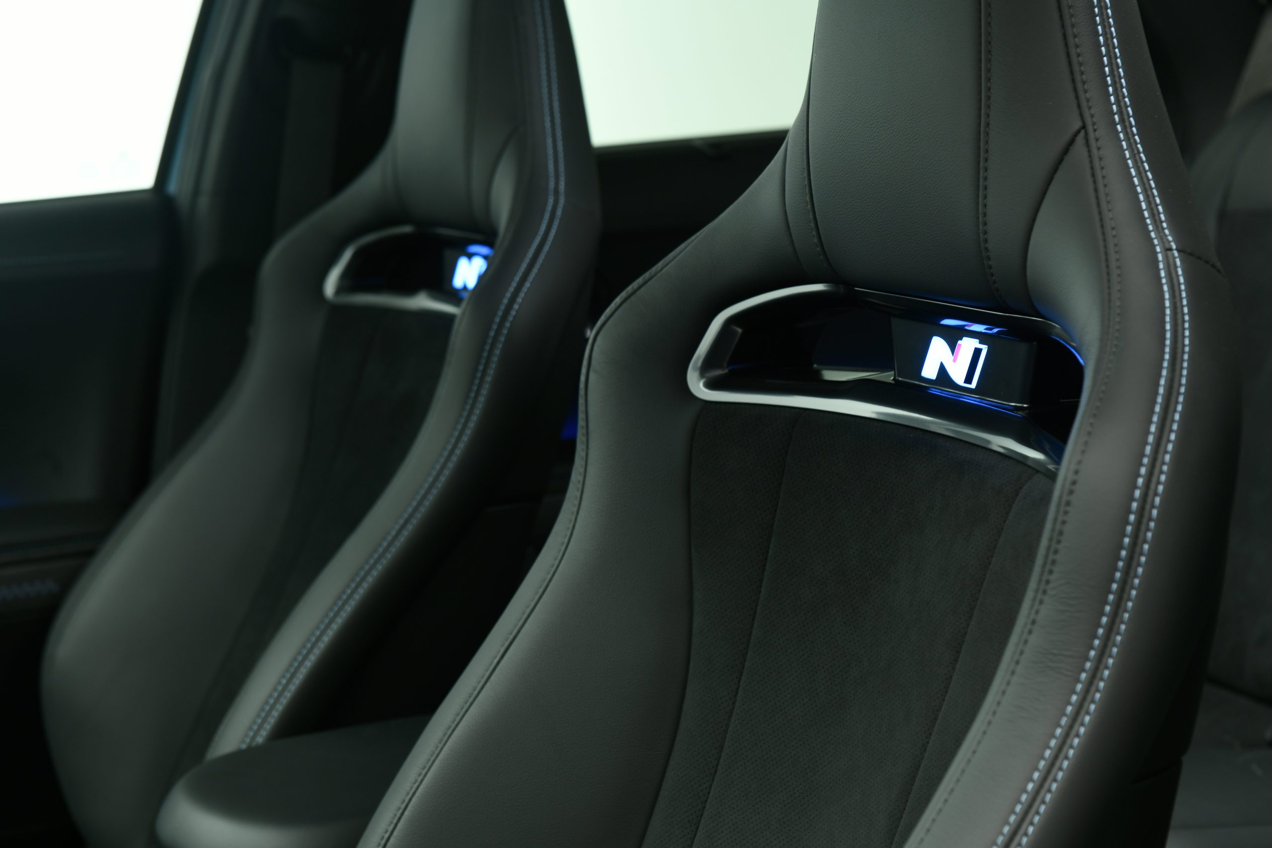 Hyundai_Ioniq_5N_012 i7 theatre screen